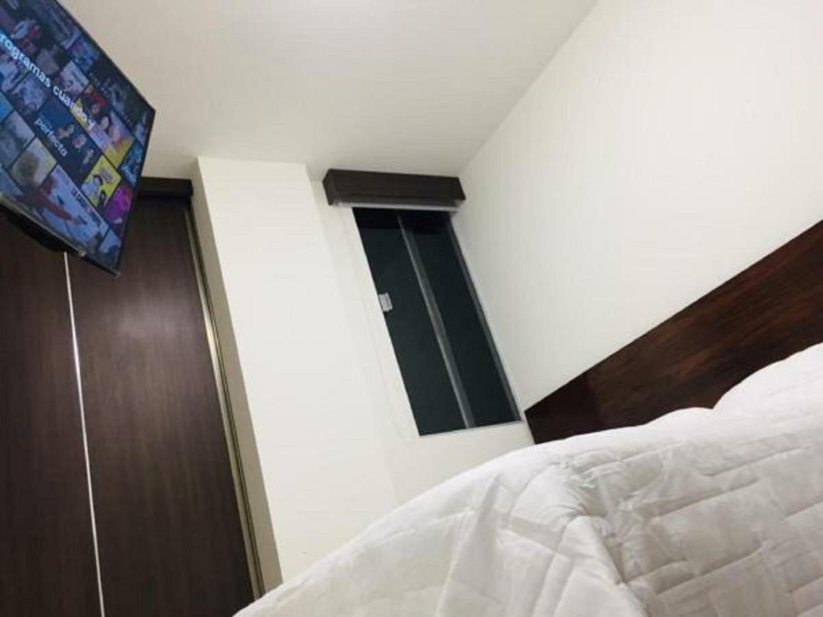 סנטה קרוז דה לה סיירה Hermoso Y Unico Apartamento Moderno, En Pleno Centro De Santa Cruz, Con Netflix Wi-Fi De 60 Mb, Estacionamiento Gratis Y Ac En Todos Los Ambientes מראה חיצוני תמונה