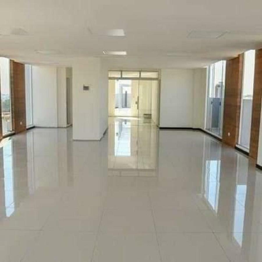 סנטה קרוז דה לה סיירה Hermoso Y Unico Apartamento Moderno, En Pleno Centro De Santa Cruz, Con Netflix Wi-Fi De 60 Mb, Estacionamiento Gratis Y Ac En Todos Los Ambientes מראה חיצוני תמונה