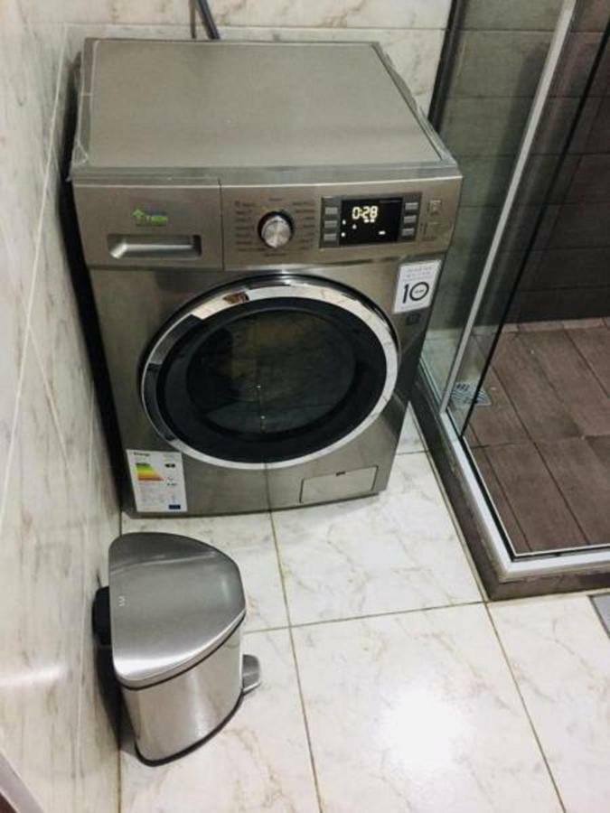 סנטה קרוז דה לה סיירה Hermoso Y Unico Apartamento Moderno, En Pleno Centro De Santa Cruz, Con Netflix Wi-Fi De 60 Mb, Estacionamiento Gratis Y Ac En Todos Los Ambientes מראה חיצוני תמונה