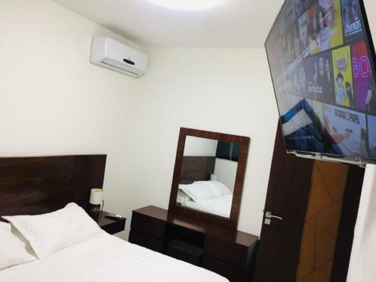 סנטה קרוז דה לה סיירה Hermoso Y Unico Apartamento Moderno, En Pleno Centro De Santa Cruz, Con Netflix Wi-Fi De 60 Mb, Estacionamiento Gratis Y Ac En Todos Los Ambientes מראה חיצוני תמונה