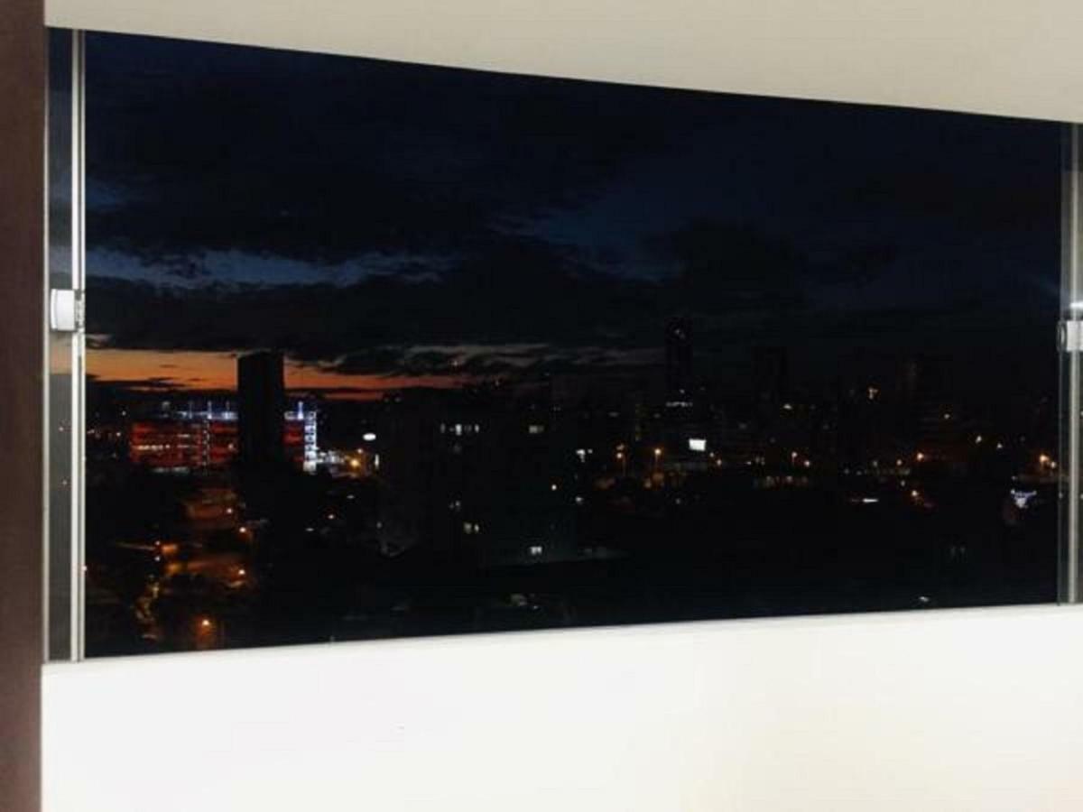 סנטה קרוז דה לה סיירה Hermoso Y Unico Apartamento Moderno, En Pleno Centro De Santa Cruz, Con Netflix Wi-Fi De 60 Mb, Estacionamiento Gratis Y Ac En Todos Los Ambientes מראה חיצוני תמונה